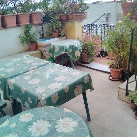 Room In Guest Room - Single Room With Shared Bathroom Taormine Extérieur photo