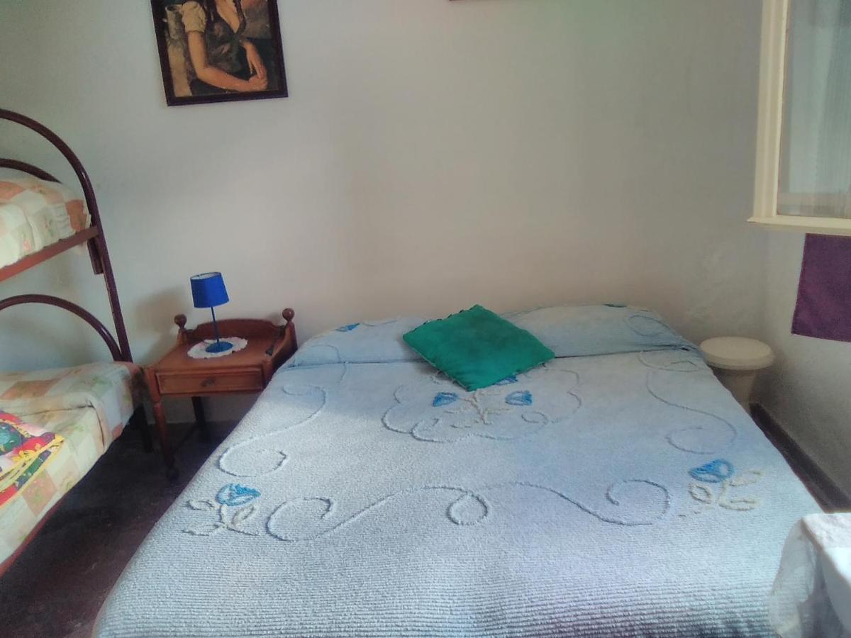 Room In Guest Room - Single Room With Shared Bathroom Taormine Extérieur photo